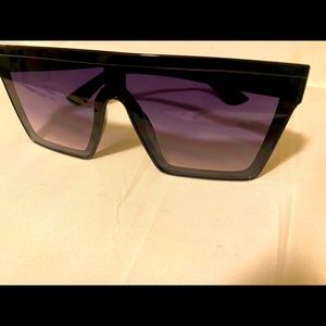 SUMMER HEAT‼️🕶☀️ BLACK SUNGLASSES/SHADES